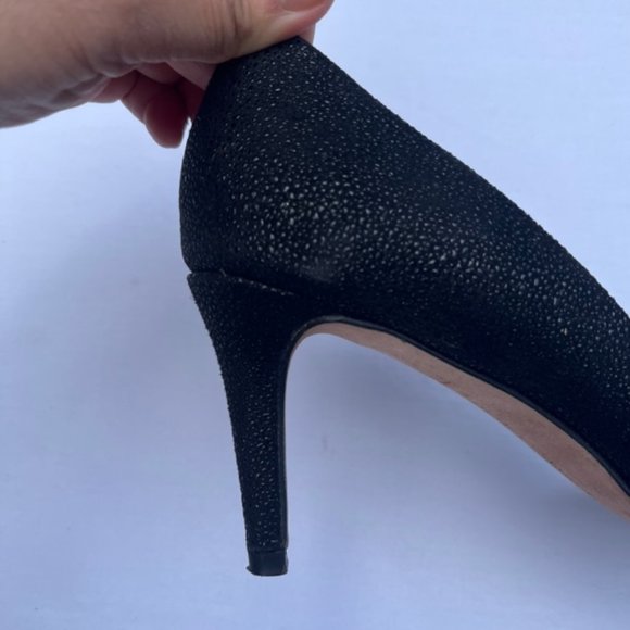 REBECCA MINKOFF Brie D'Orsay Black Stingray Print Pumps Size 6 1/2M - Picture 10 of 14